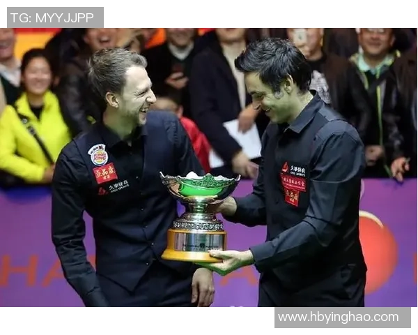 上海羽毛球队在大师赛中的团队协作表现分析与启示